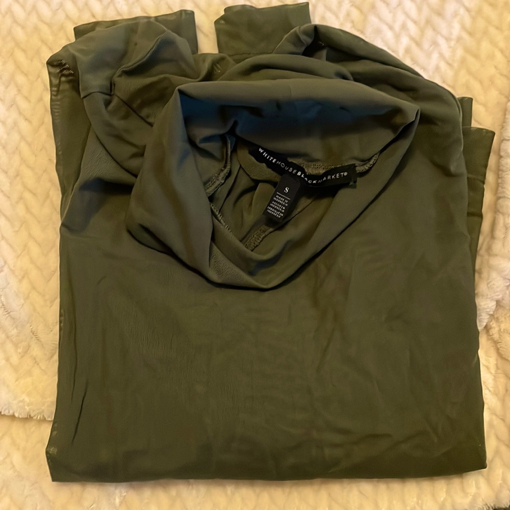 EUC Whitehouse Black Market Olive/Army Green Shear Top